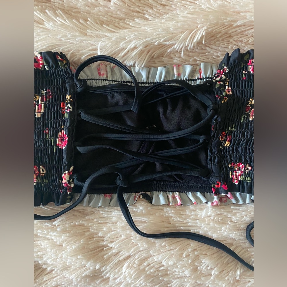 BLACK CROPPED BRA TOP WITH PINK FLOWERS - Picture 2 of 4